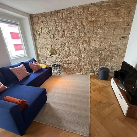 Apartment Artsy Und Cosy Nahe Norvatis Campus In St Johann